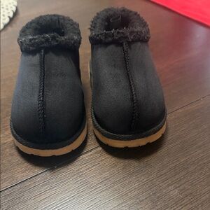 Gap Toddler Black Fuzzy Slip-On Shoes